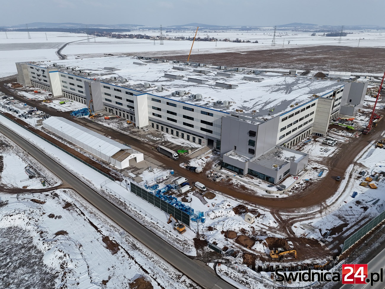 Amazon prawie gotowy, przebudowa infrastruktury drogowej trwa, co z Boschem? [FOTO]