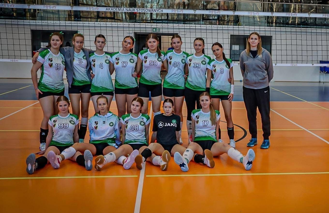 Młode biało-zielone drugie w Wałbrzychu