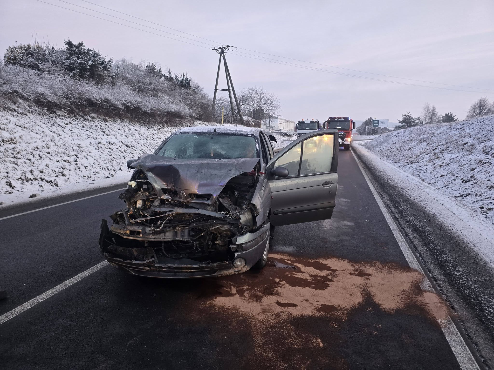 Zderzył się z metalową belką [FOTO]