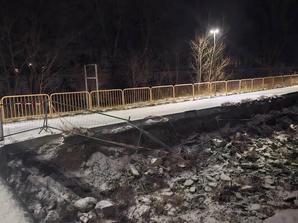 Ścieżka rowerowa podmyta podczas powodzi doczeka się odbudowy? [FOTO]