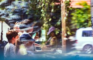 „Uliczny Dom Kultury” zawita do ośmiu miejscowości gminy Żarów. Projekt dostał wsparcie z Ministerstwa Kultury