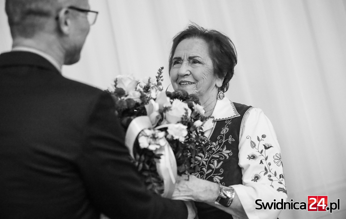 Zmarła Janina Kwiecień. Była inicjatorką współpracy powiatów kartuskiego i świdnickiego