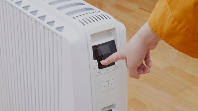 Dogrzewanie mieszkania w bloku poza sezonem grzewczym. Dlaczego grzejnik olejowy to najbezpieczniejszy wybór?