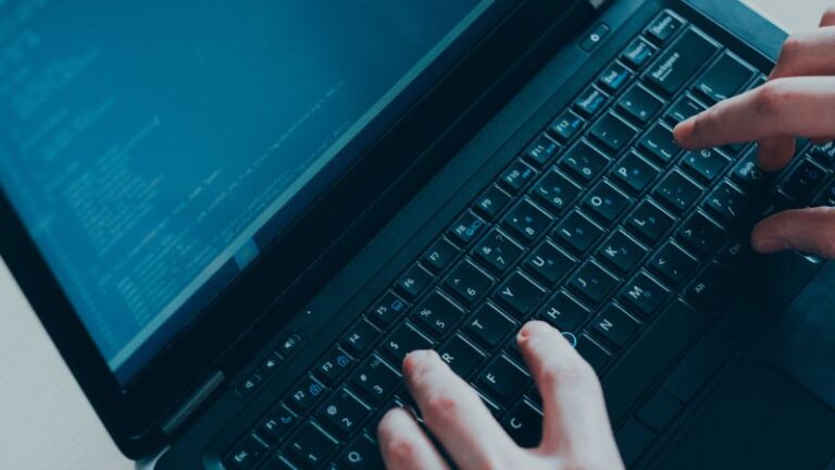 Automatyzacja procesów w firmie: Dlaczego warto ją wdrożyć i jak to zrobić w kilku krokach?