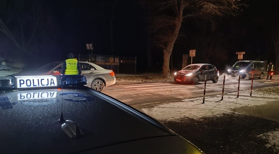 (Nie)trzeźwy poranek na drogach powiatu. Sześcioro kierujących na „podwójnym gazie”
