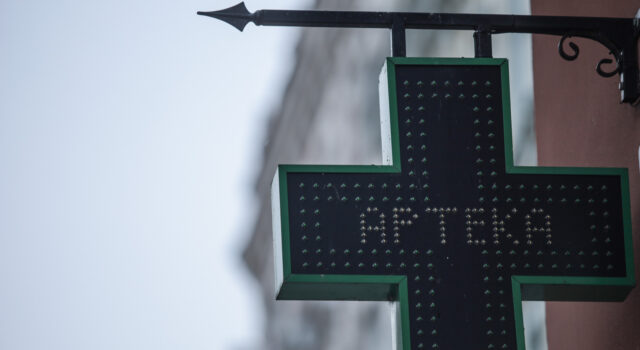 Po syrop dla dziecka musieli jechać do Wrocławia. Powraca dyskusja na temat nocnych dyżurów aptek