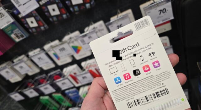 Miłość z internetu kosztuje. Policja ostrzega, sprzedawcy kart bezsilni