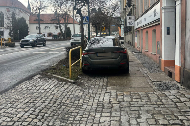 Mistrzowie parkowania [FOTO]