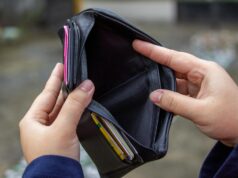 Miała być inwestycja i gwarantowany zysk. Seniorka straciła oszczędności i została z kredytem