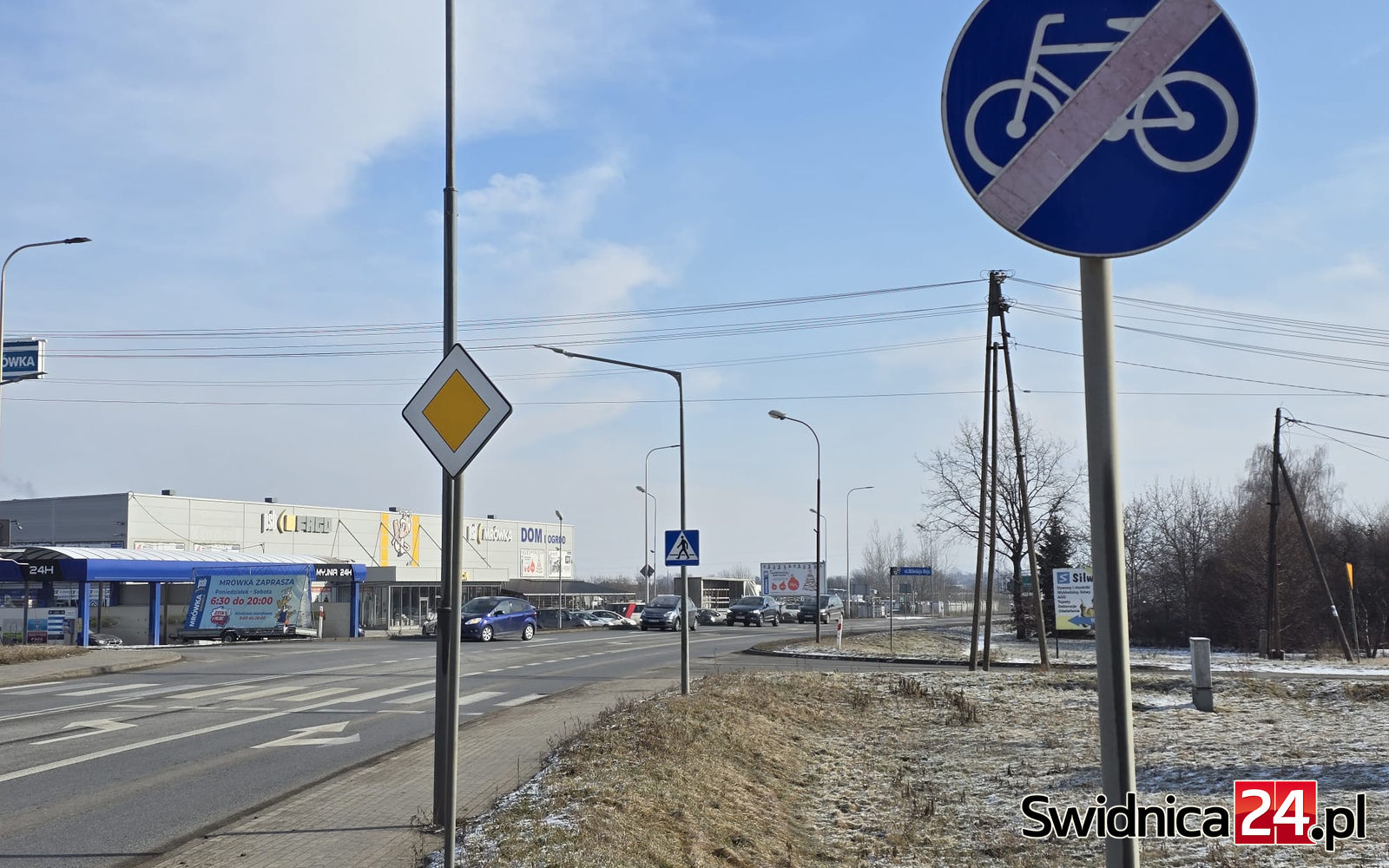 Ścieżka pieszo-rowerowa ma połączyć Świdnicę z Pszennem. Chcą też poprawić bezpieczeństwo na miejskim odcinku „trzydziestki piątki”