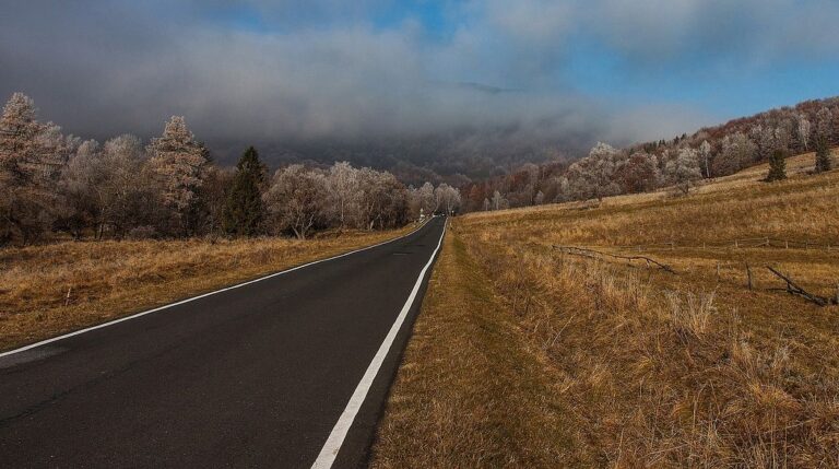 Kulisy samorządu: Uzależnianie radnych