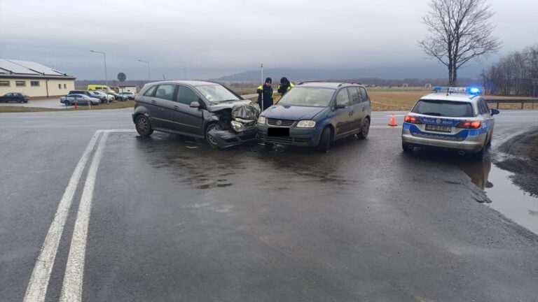 Zderzenie na krajowej 35-tce w Tworzyjanowie