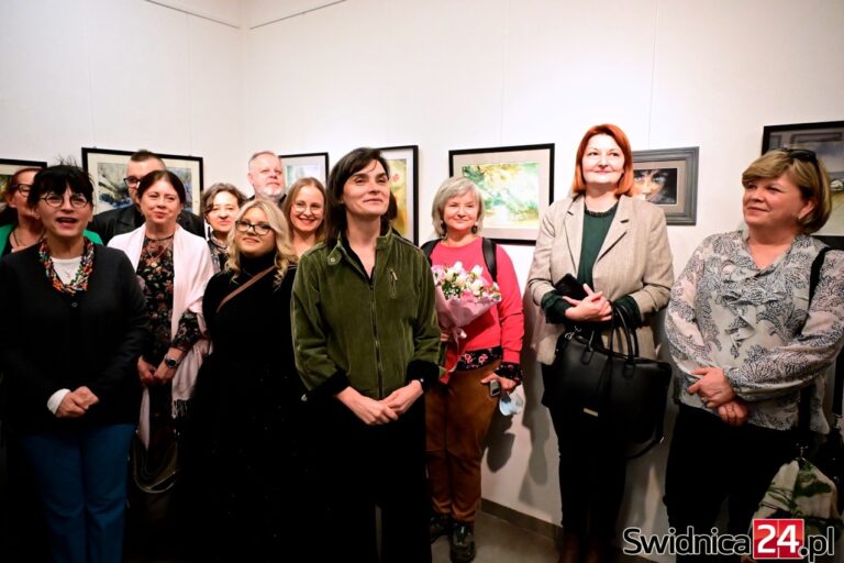 Ponad dwudziestu świdnickich artystów maluje świat akwarelą [FOTO]
