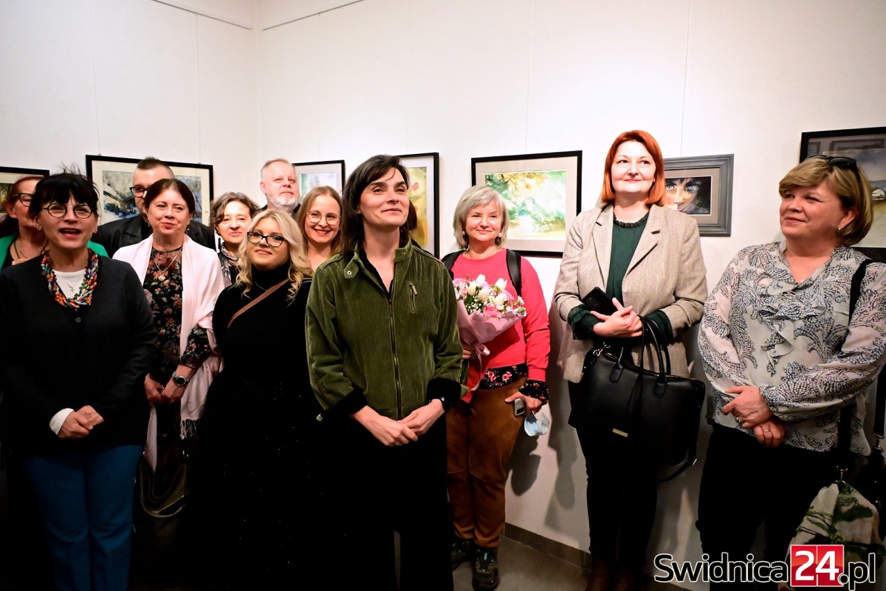 Ponad dwudziestu świdnickich artystów maluje świat akwarelą [FOTO]