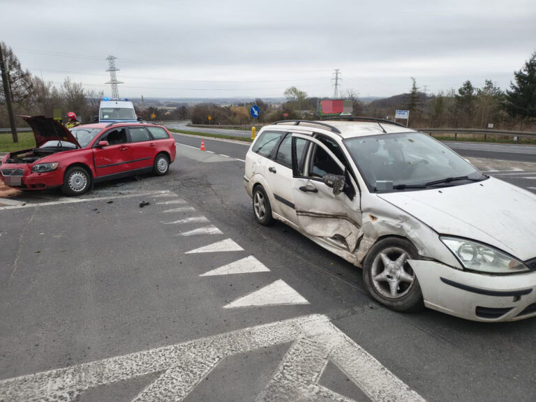 Zderzenie dwóch pojazdów, jeden kierowca po spożyciu alkoholu [FOTO]