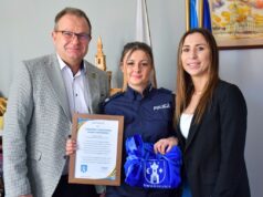 Policjantka doceniona za pomoc, udzieloną po służbie