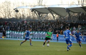 Komplet na trybunach. Podział punktów w starciu z Bielawianką