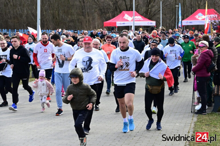Po raz dwunasty w Świdnicy pobiegli „Tropem Wilczym” [FOTO/VIDEO]