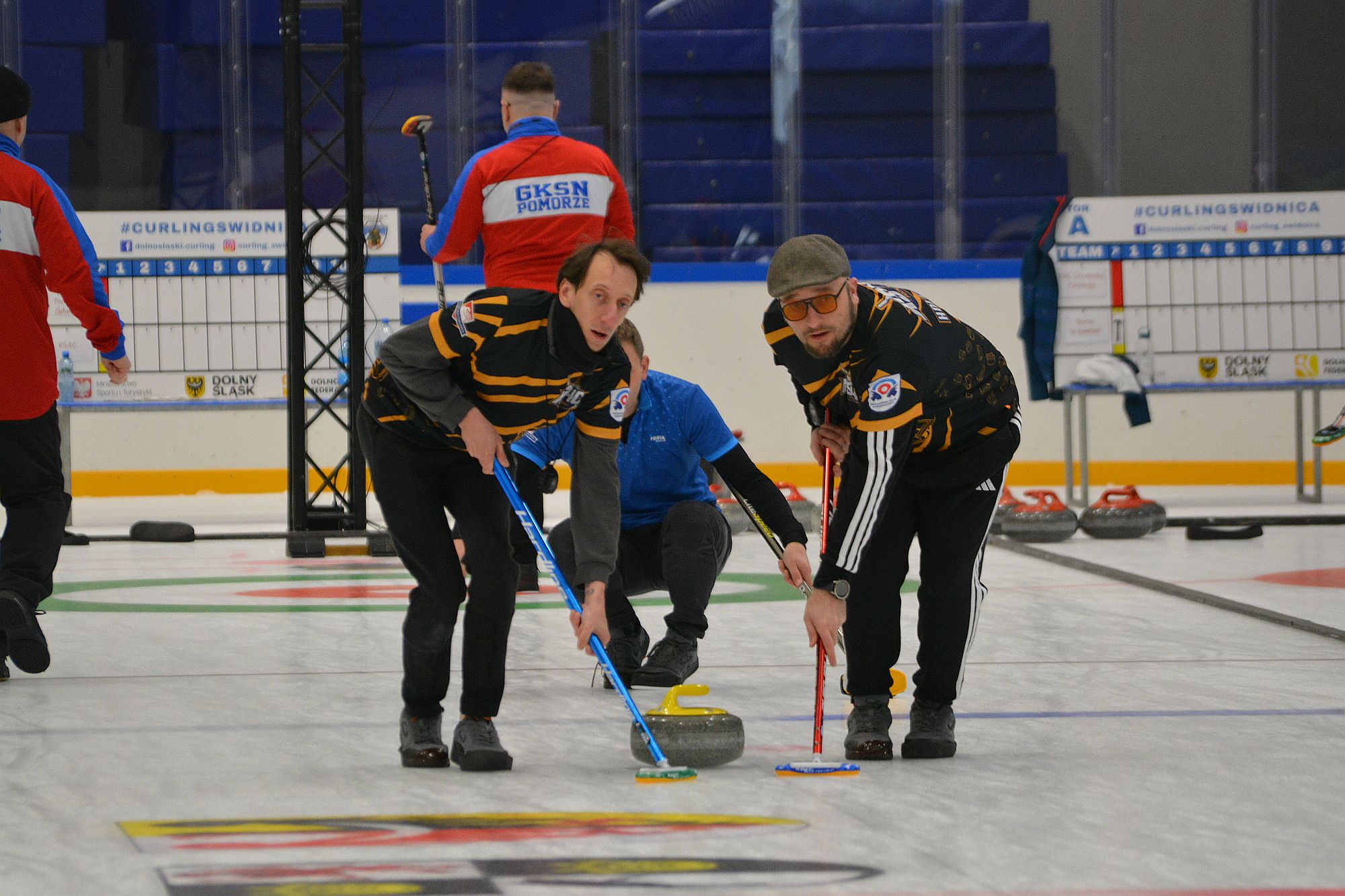 Międzynarodowe granie „szczotkami” i „czajnikami” rozpoczęte [FOTO]