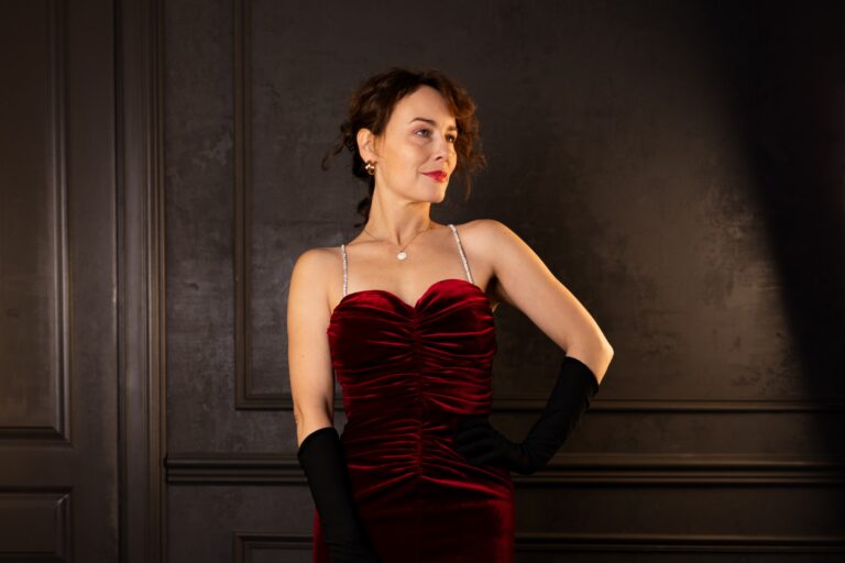 Znane ballady i filmowe piosenki Barbry Streisand na koncercie w Świdnicy. Wygraj zaproszenie [KONKURS]