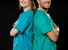 Czym właściwie są scrubsy i dlaczego zrewolucjonizowały odzież medyczną?