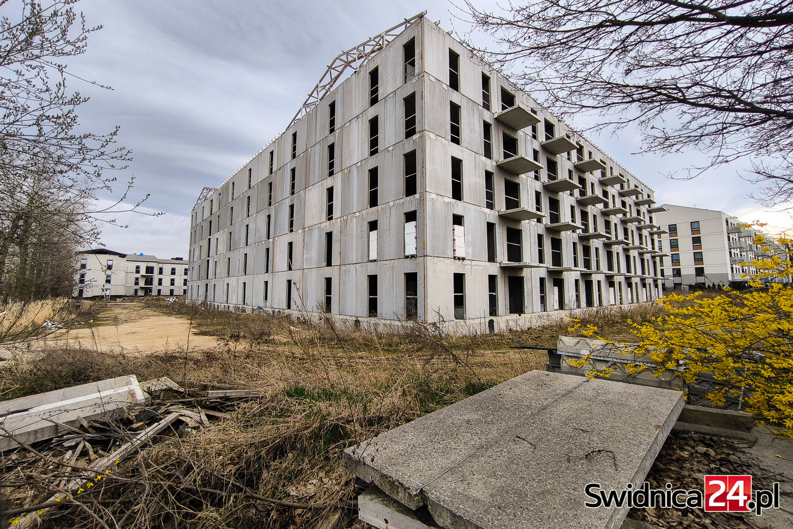 Od czterech lat czekają na swoje mieszkania. Oszukani mobilizują się, by ukończyć inwestycję