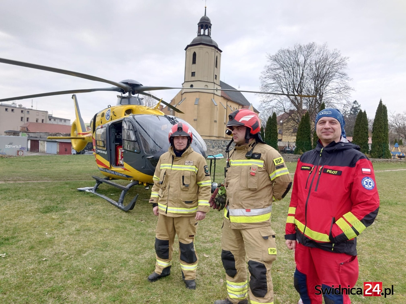 Śmigłowiec LPR lądował w centrum Strzegomia [FOTO]