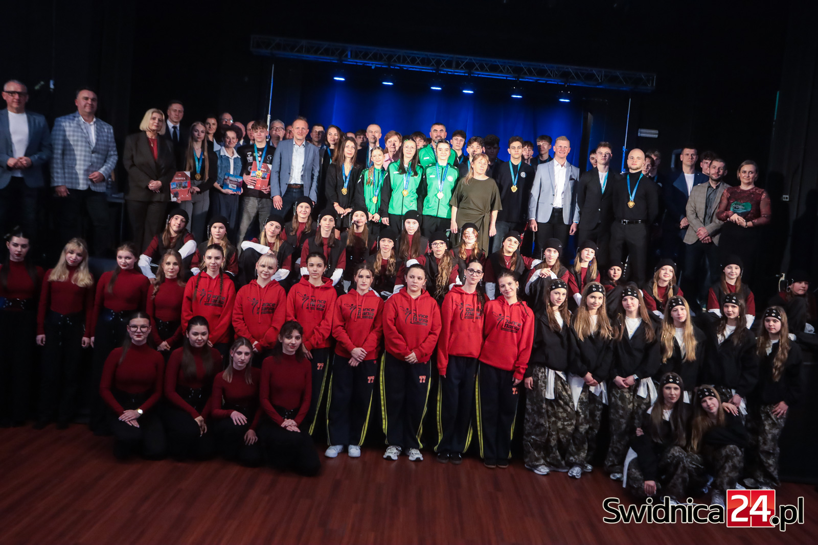 Sportowe nagrody rozdane. Przyznano też specjalne wyróżnienia dla mecenasa świdnickiego sportu, za imprezę roku oraz „serce dla sportu” [FOTO]