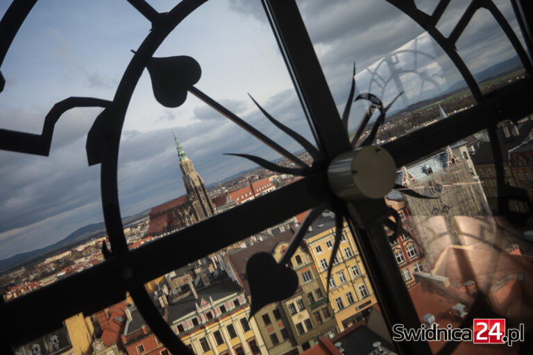 W ten weekend przestawiamy zegarki. Eksperci UPWr: czy warto zmieniać czas?