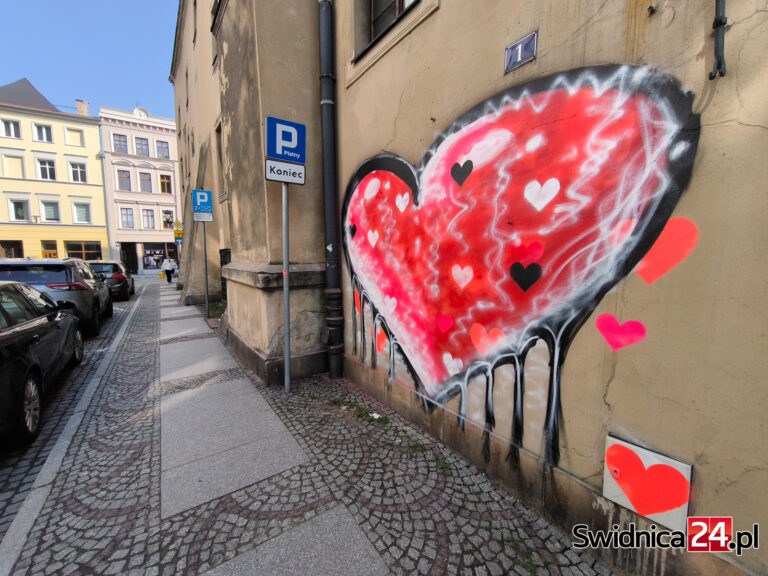 Za poryw serca grozi mu nawet do 8 lat więzienia. Autor graffiti na zabytku zatrzymany