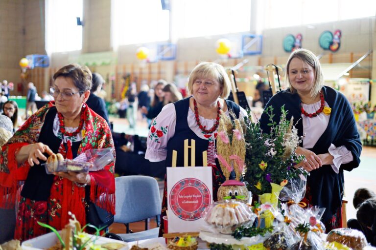 Od świątecznych pyszności po warsztaty i występy. Zbliża się wielkanocny kiermasz w Żarowie
