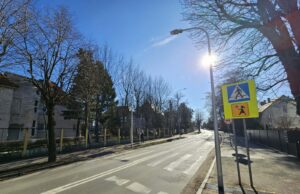 Cztery przejścia dla pieszych z dodatkowym oświetleniem