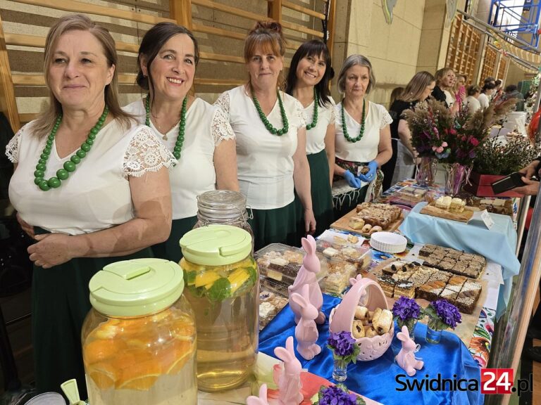 Muzycznie i smacznie na kiermaszu wielkanocnym w Żarowie [FOTO]