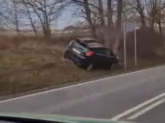 Zatrzymał się na skarpie