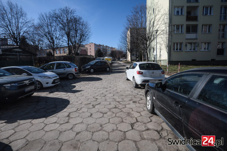 Są chętni do budowy czterech nowych parkingów. Prace pochłoną co najmniej 1,4 mln złotych