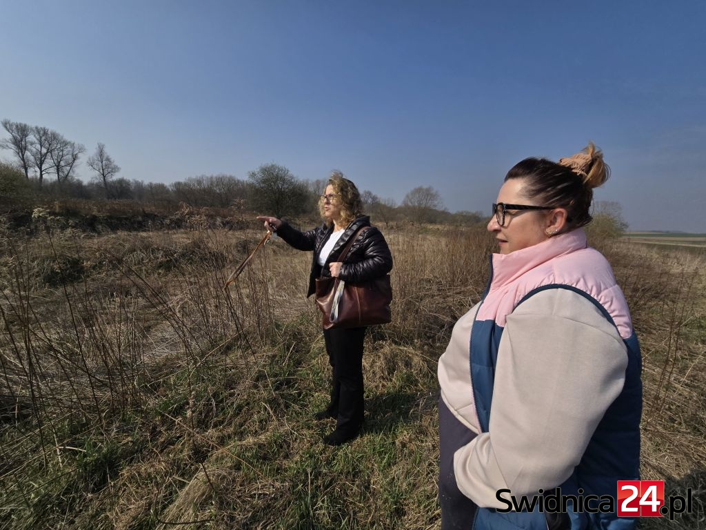 12 hektarów do zasypania? Mieszkańcy Przyłęgowa boją się wysypiska i zapowiadają protest [FOTO]
