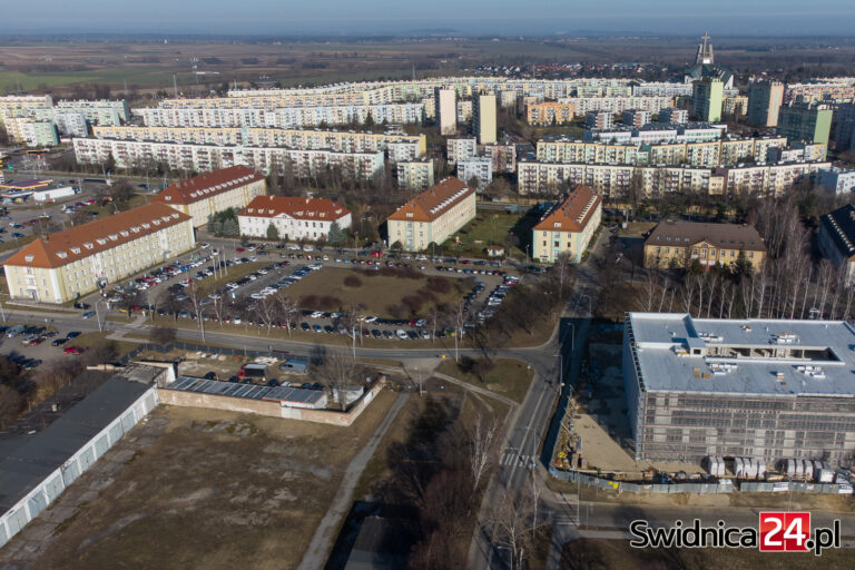 Rezygnują z budowy podziemnego parkingu ze schronem przed siedzibą Starostwa Powiatowego