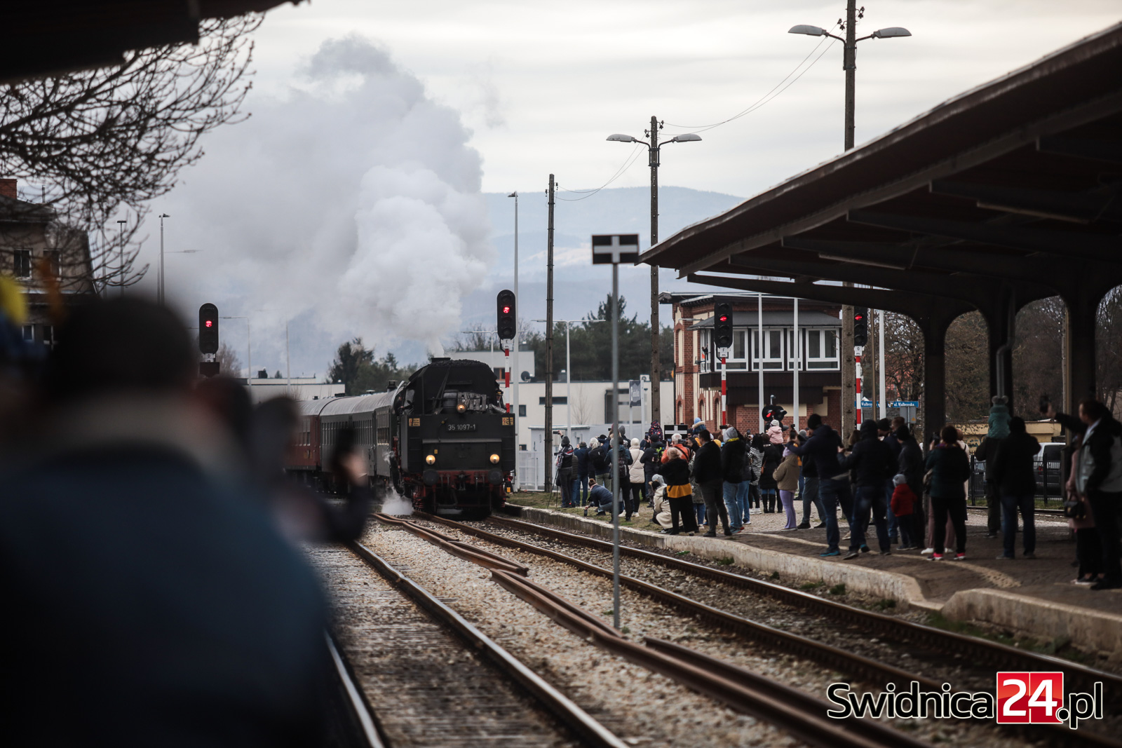 „Liczyrzepa” zawitał do Świdnicy. Historyczny skład podziwiały tłumy mieszkańców [FOTO/VIDEO]