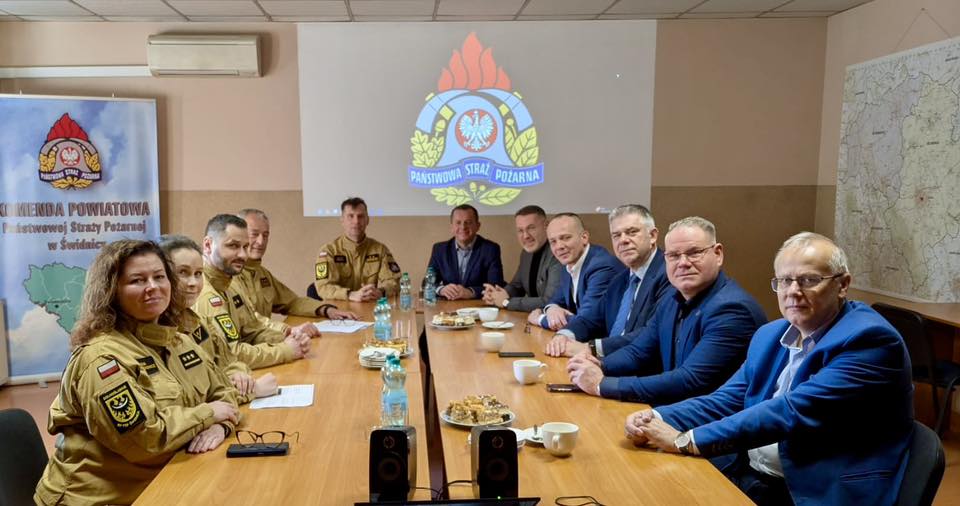 Świdniccy strażacy będą zbierać na nowy sztandar