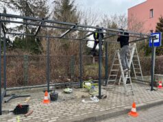 Podświetlane i z fotowoltaiką. Nowoczesne przystanki w Świebodzicach