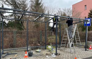 Podświetlane i z fotowoltaiką. Nowoczesne przystanki w Świebodzicach