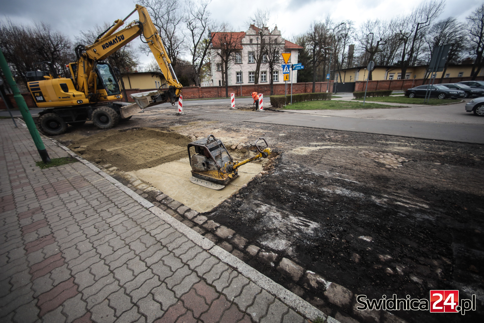 Drogowcy zabrali się za remont ulic. Radni wskazują kolejne miejsca wymagające naprawy [FOTO]