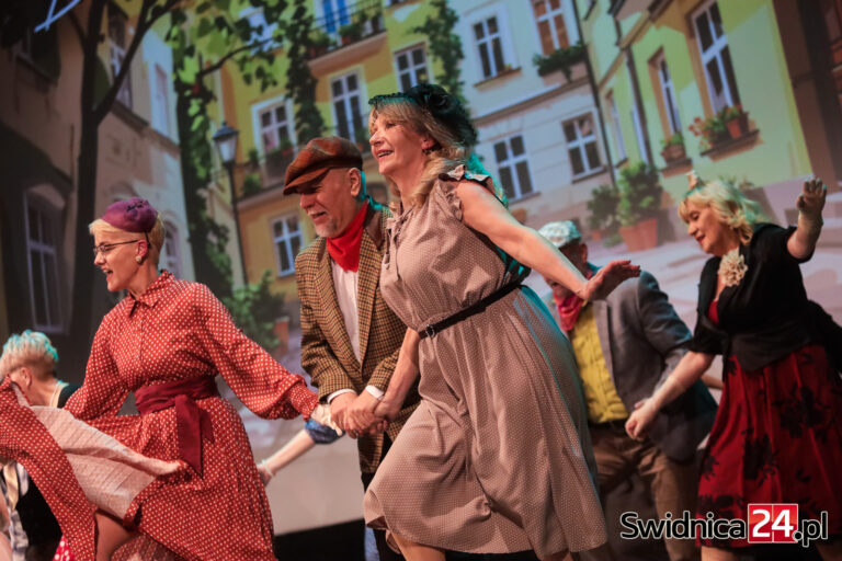 Wspomnienia powróciły. Wyjątkowa rewia świdnickich zespołów i utalentowanych mieszkańców [FOTO]