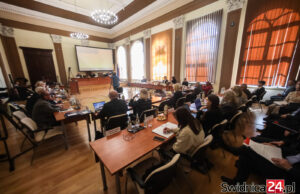 Jak działają samorządowcy? Skorzystaj z naszej rubryki