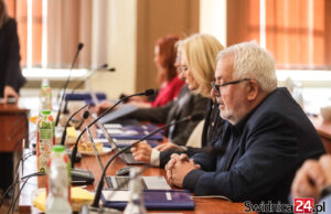 Więcej na zwierzęta, rzekę, drogi i wymianę źródeł ciepła. Świdniccy radni zagłosowali