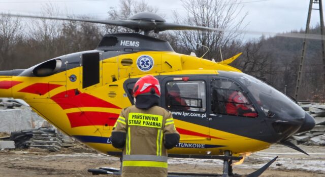 Wypadek w podstrzegomskim kamieniołomie. 49-letni mężczyzna spadł z wysokości