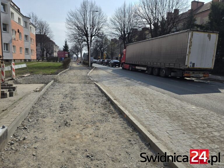 Kierowcy skarżyli się na kolejne utrudnienia na remontowanej ul. Westerplatte [FOTO]
