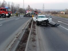 Zderzenie busa i osobówki w Świebodzicach