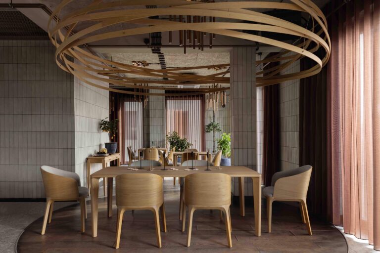 Stoły drewniane – naturalne centrum każdego domu