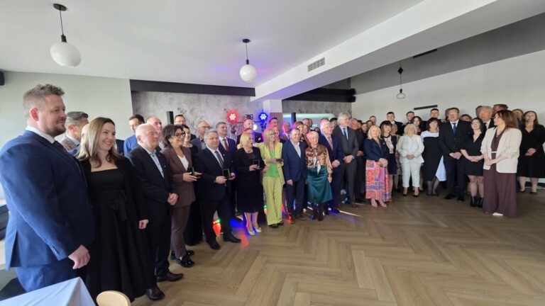 Pół wieku pasji i zaangażowania w sport. TKKF Chemik Żarów świętował jubileusz [FOTO]